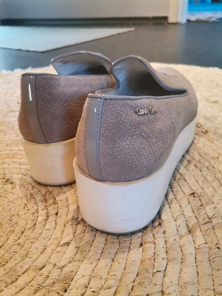 Schuhe Calvin Klein in Troisdorf