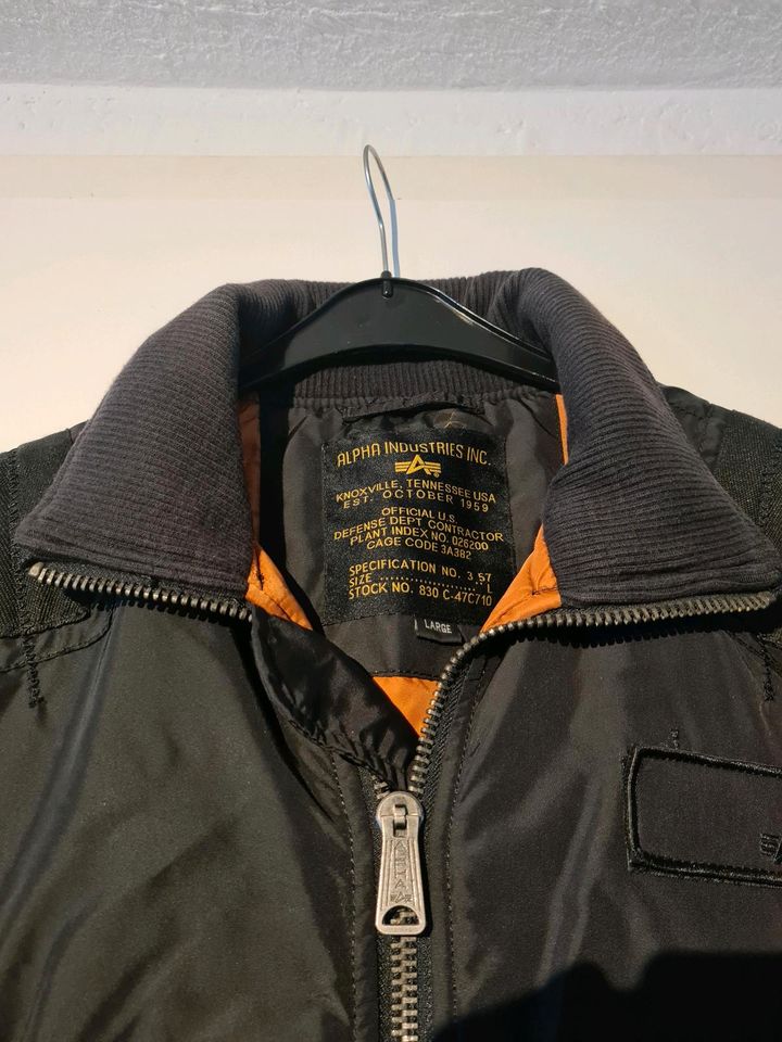 Alpha Industries BOMBERJACKEN in Konz