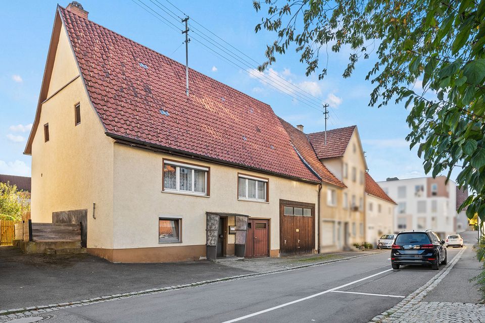 Ideal für Handwerker - Charmantes Einfamilienhaus mit zwei Garagen und schönem Gartenbereich! in Gammertingen