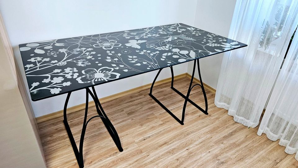 Ikea Schreibtisch Glasholm schwarz mit Metallfüßen 150x80x70cm in Waldkraiburg