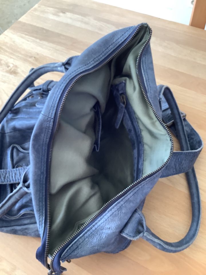 Handtasche Leder blau in Egestorf