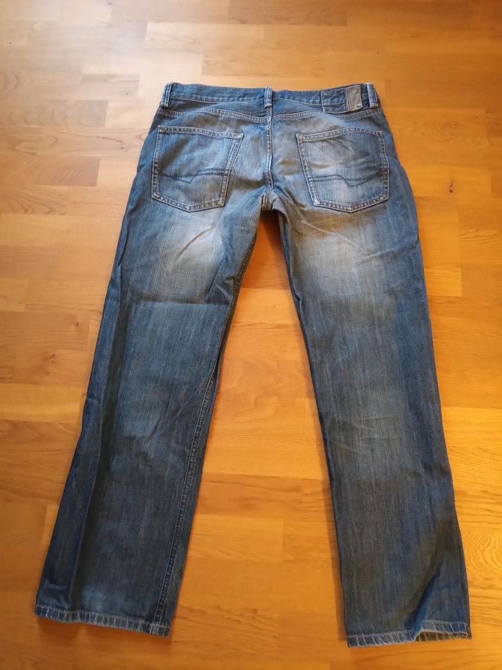 Jeans Jeanshose Esprit Herren 33/32 in Bad Staffelstein