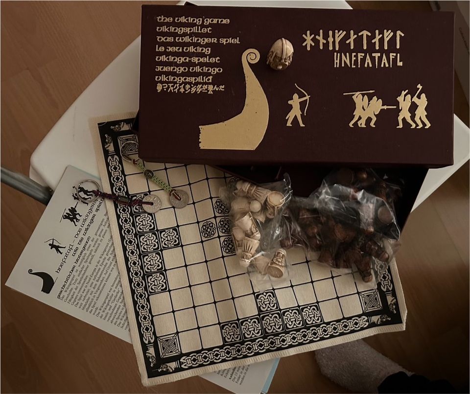 HNEFATAFL Das Wikingerspiel in Bielefeld