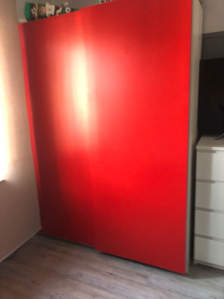 Ikea Pax Türen Schranktüren Schiebetüren rot 201 x 150 je 75 cm in Lippstadt
