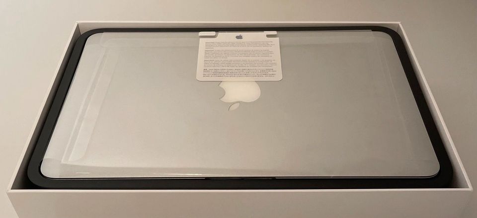 Apple MacBook Air 11“ in Düsseldorf