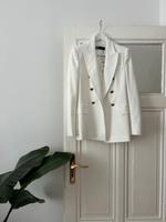 Neuer Blazer in weiß Frankfurt am Main - Bornheim Vorschau