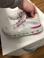 ON Cloudnova – Sneaker in Weiß/Pink Niedersachsen - Lohne (Oldenburg) Vorschau
