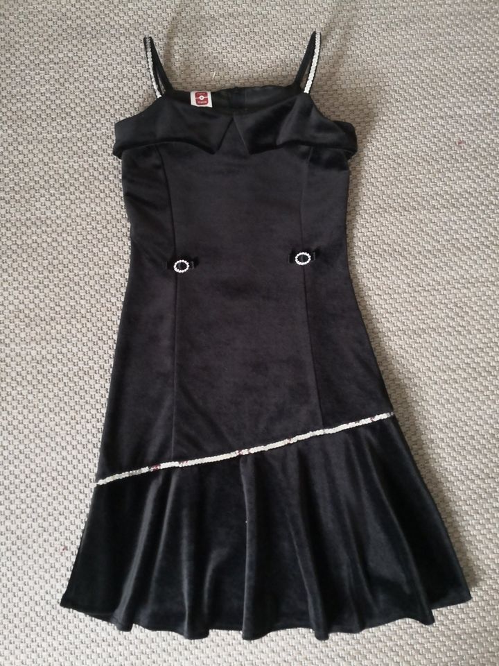 Kinder-Trägerkleid Samtkleid  festl. Kleid  Gr. 128 in Geldern