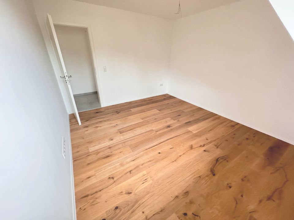 Sanierte 4 Zimmer Wohnung mit Balkon in Burgthann - Ohne Provision in Burgthann 