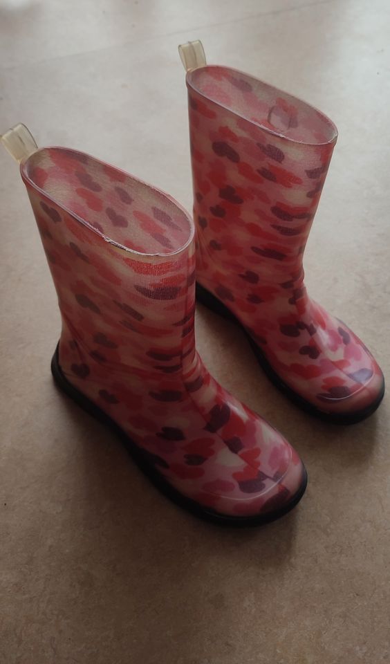 Gummistiefel in schönem rosa mit Muster- Gr. 34-35 in Gerabronn