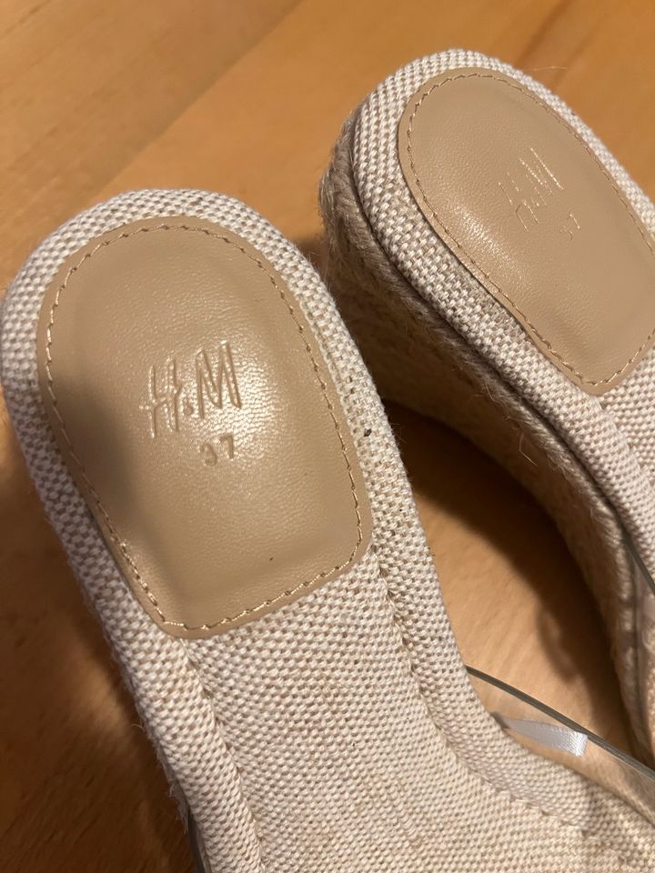 H&M sandals mit Absatz in Bad Oldesloe