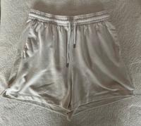 H&M Damen kurze Stoffhose Bermudas Shorts beige, Gr. L, neu Nordrhein-Westfalen - Kaarst Vorschau