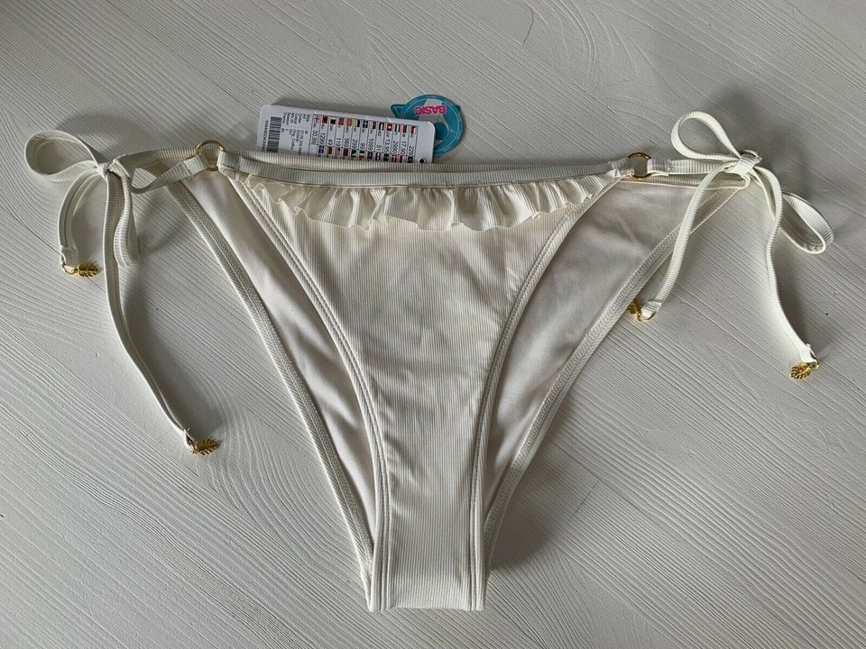 NEU ❤️ CENSORED ❤️ BIKINIHOSE M / 38 BIKINI creme SWIMWEAR in Nottensdorf