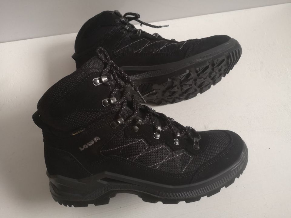 Herren Wander Schuhe Boots LOWA TAURUS GTX Gr 42,5 schwarz in Erkrath