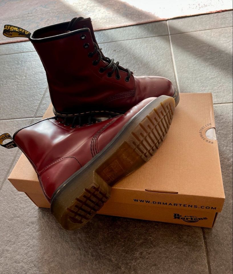 Doc Martens Stiefel Gr. 37 Top! in Frankfurt am Main