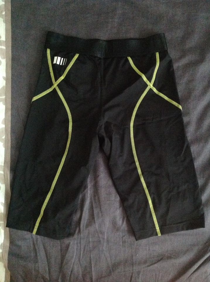 CMPRSS Compression tight Shorts Gr. S neu in Frankfurt am Main