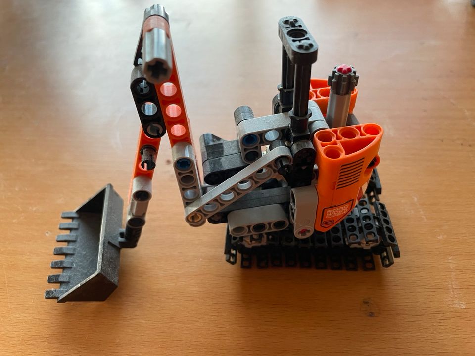 Lego Technic Fahrzeuge in Geisingen