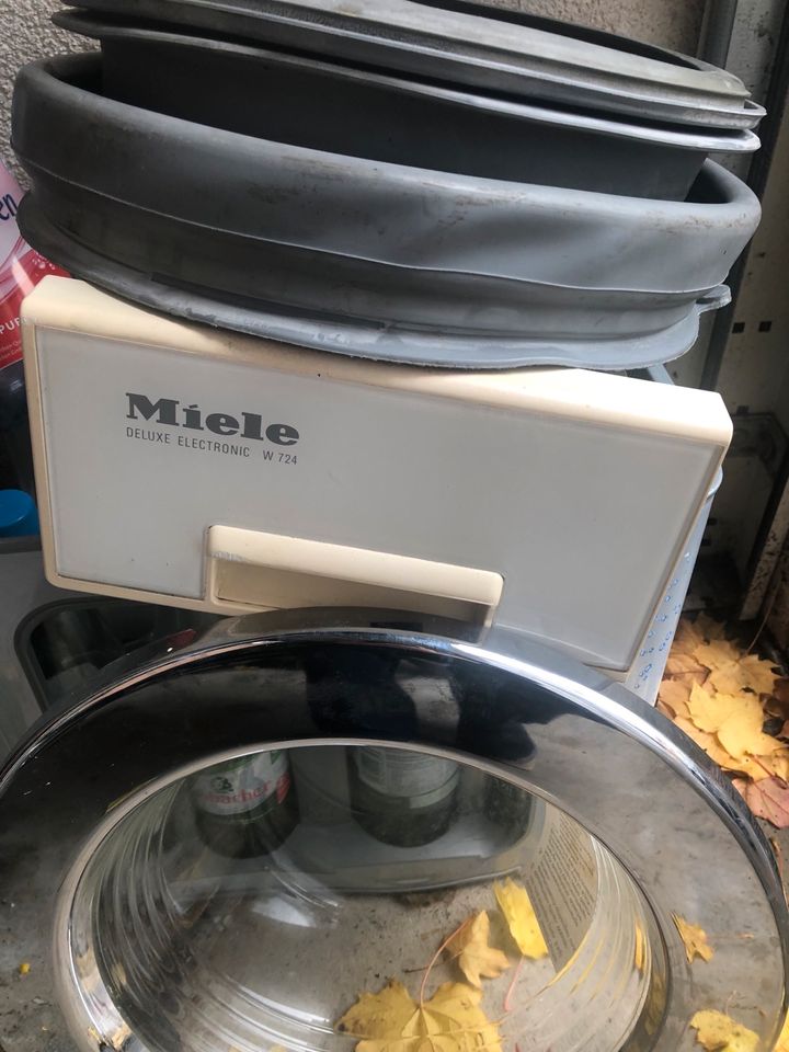 Miele Waschmaschine Deluxe W724 Tür und Tür dischtung in Friedberg (Hessen)