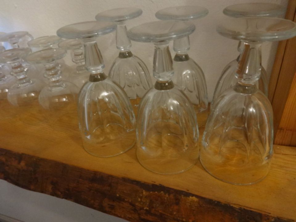 Trinkgläser Gläser Tassen zu verschenken in Bad Homburg