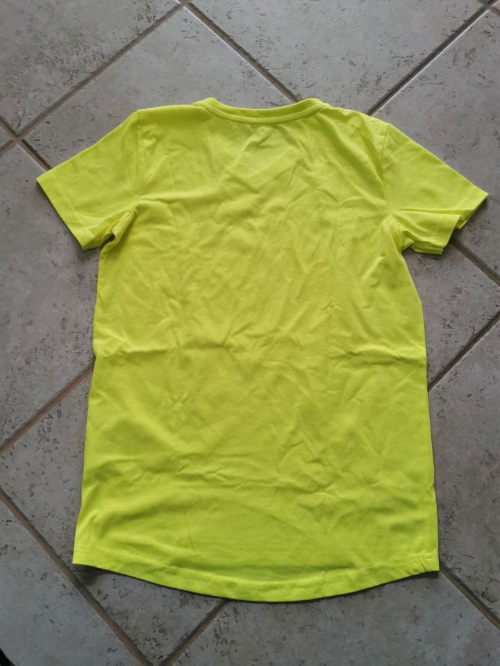 T-Shirt Sport-Shirt leuchtgrüngelb wNEU in Gr. 146 152 für 2,50€ in Frohburg