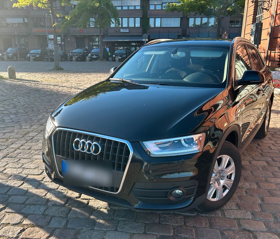 Audi Q3 TFSI 8 fach Bereift in Hamburg