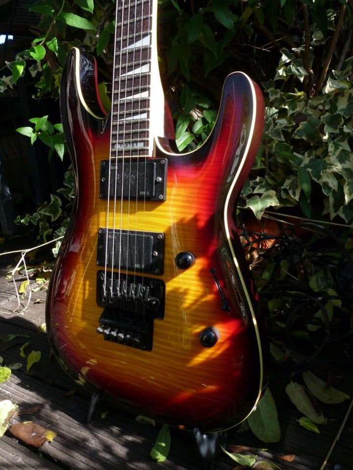 ⭐Gitarre VESTER Customshop SuperStrat Floyd Rose KOREA⭐aktive PU⭐ in Helmstadt-Bargen