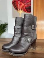 Dunkelbraune Leder Winterstiefel mit Innenfutter 36 Hessen - Münzenberg Vorschau