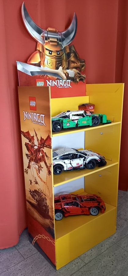 Lego Ninjago Regal / Austellungsständer - Unikat in Nieder-Olm