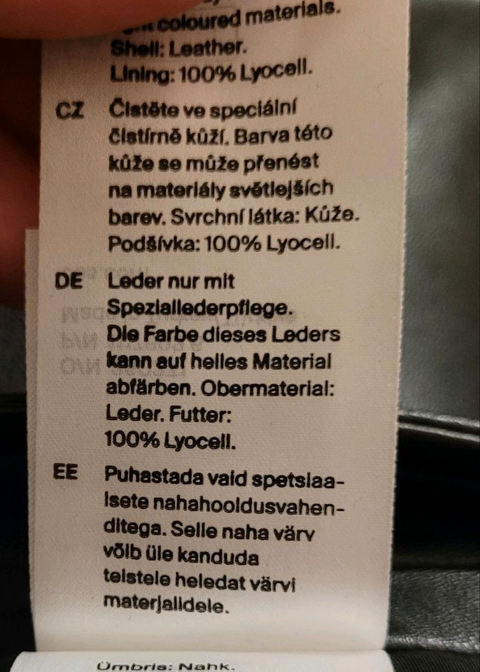 COS Lederhose Größe S (fällt groß aus) in Bremen