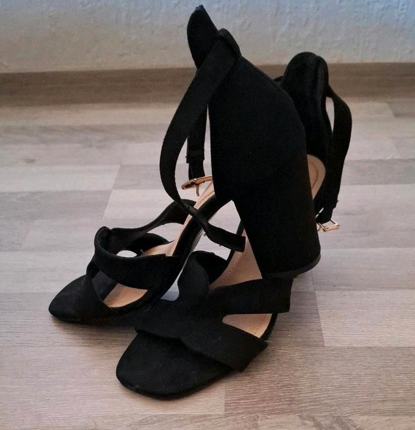 Damen high heels,Sandalen mit Absatz eVento gr.38 in Ahlen
