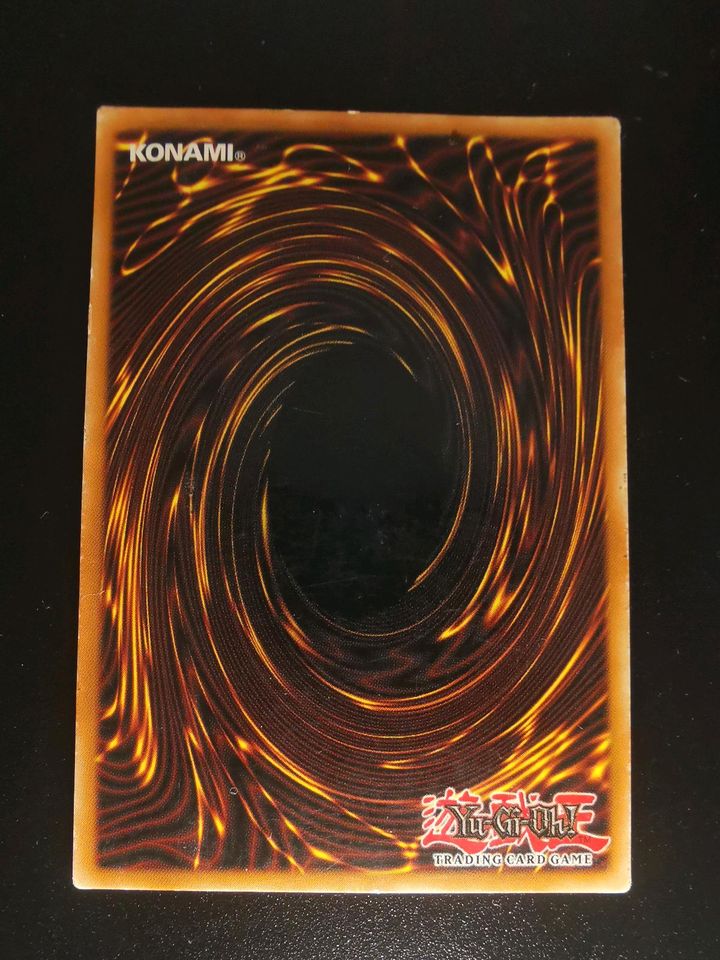 Biete Yugioh Sammlung (ink. Dark Magician Girl MFC-000 1.Edition) in Nürnberg (Mittelfr)