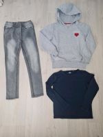 134/140 Yigga Jeans, Hoddie, Langarmshirt Nordrhein-Westfalen - Grevenbroich Vorschau