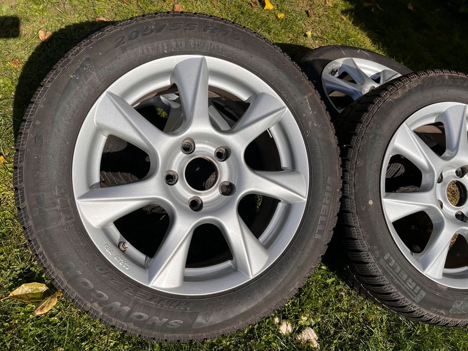 4 x 16“Alufelge Magma Kronprinz 6,5Jx16H2 & Pirelli SnowControl3 in Leun