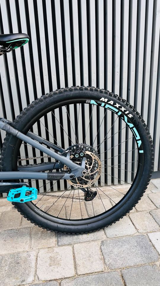 29“ Zoll Enduro MTB Mountainbike CUBE Stereo 170 Race, Gr. M in Pforzheim