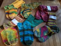 Selbstgestrickte Socken Strümpfe 4 fädig  aus handgefärbter Wolle Bayern - Marktbreit Vorschau