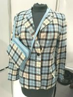 Escada Blazer mit  Handtasche Hellblau weiß schwarz Gr 34 Nordrhein-Westfalen - Fröndenberg (Ruhr) Vorschau