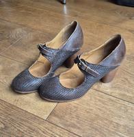 Edle Pumps Lederpumps m Absatz geflochten braun MOMA Gr 39 Altona - Hamburg Blankenese Vorschau