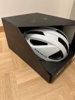 Oakley Aro3 Lite  Fahrradhelm Neuhausen-Nymphenburg - Neuhausen Vorschau