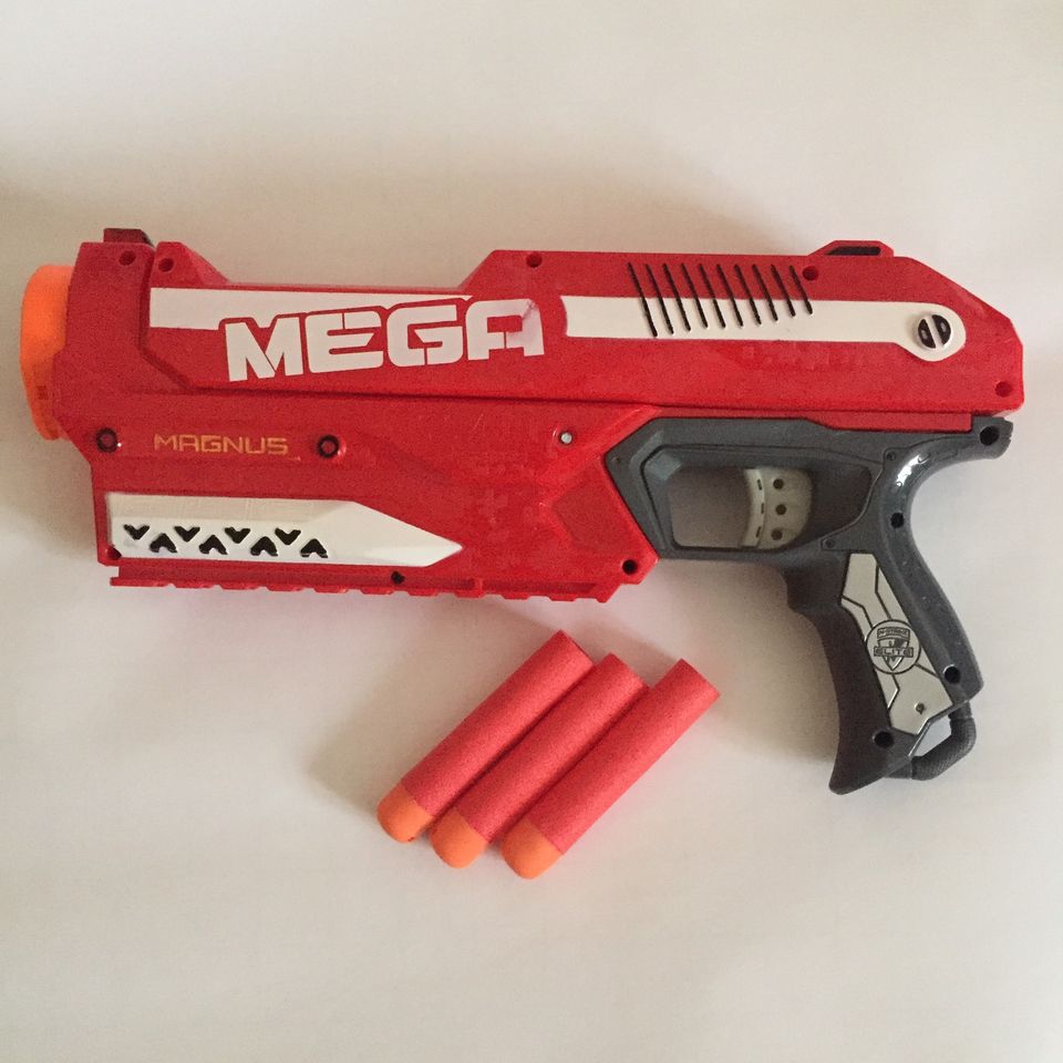 Hasbro Nerf N-Strike Elite Magnus Mega inkl. 3 Darts in Heilbronn