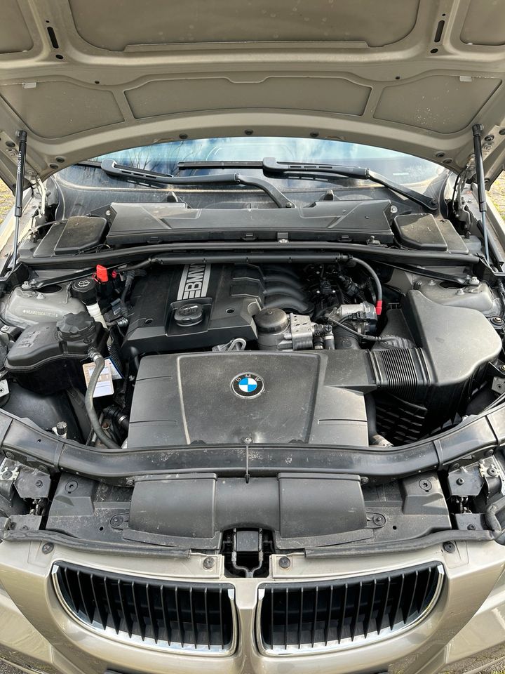 BMW 318i Touring E91 2007 in Trier