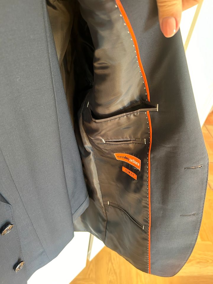 Herren-Anzug, dunkelblau, Gr. 48, slimfit, nur 1 x getragen in Berlin