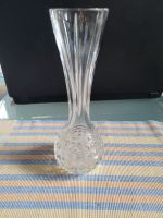 Schlanke Bleikristallvase, 21 cm hoch, unbeschädigt Niedersachsen - Wedemark Vorschau