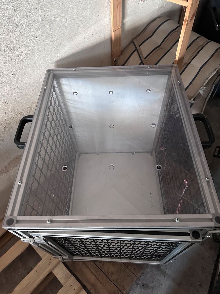 Hundetransportbox in Saarbrücken