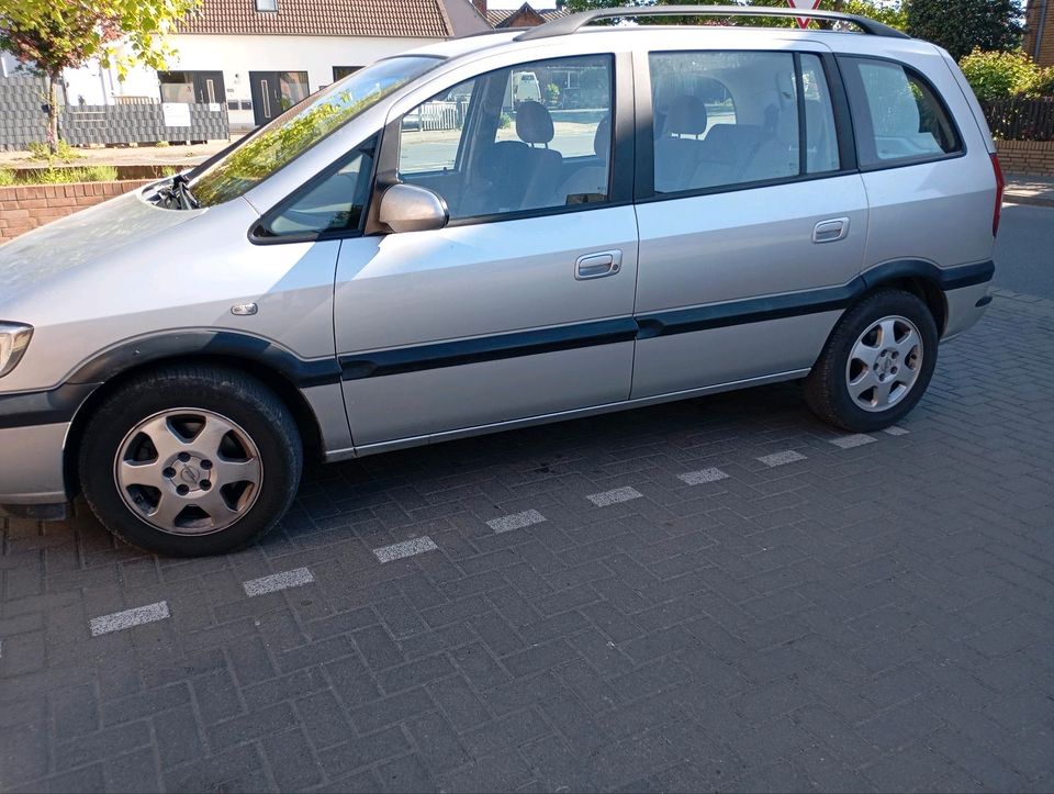 Auto Opel Zafira tauschen möglich in Braunschweig