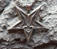 IRON BAPHOMET SATAN PENTAGRAMM Amulett Anhänger Antik Look NEU Hessen - Söhrewald Vorschau