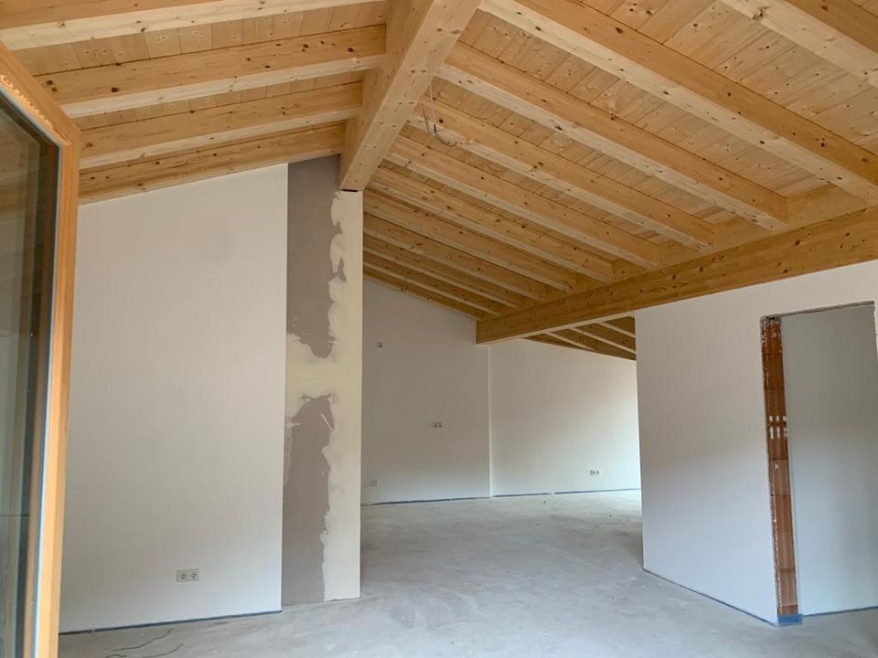 *BAD WIESSEE: NEUBAU SONNIGE 4-ZIMMER DG WOHNUNG MIT ZWEI BALKONE in Bad Wiessee