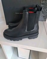 Hilfiger Monochromatic Chelsea Boots schwarz Gr. 38 NEU Bayern - Simbach Vorschau