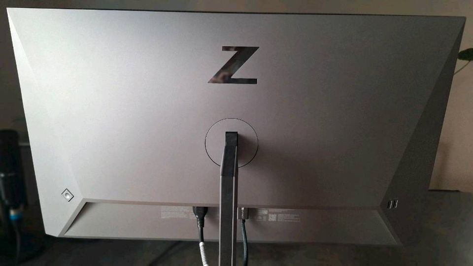 HP Z27q G3 - WQHD Monitor - Wie Neu in Dreieich