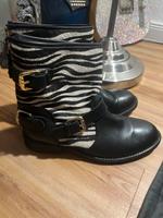 Guess Kalbsleder Zebra schwarz weiß Gold Stiefel neuwertig Berlin - Wilmersdorf Vorschau