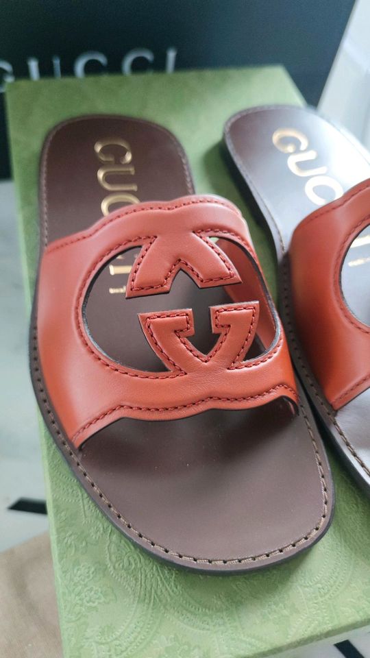 Gucci Sandalen Slide Neu in Stuttgart